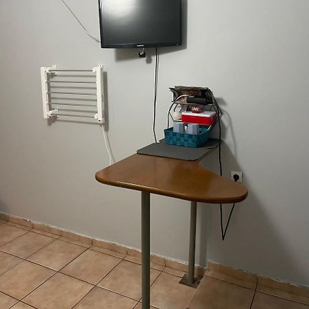 Κεντρικό Ημιυπόγειο Διαμέρισμα فولوس المظهر الخارجي الصورة